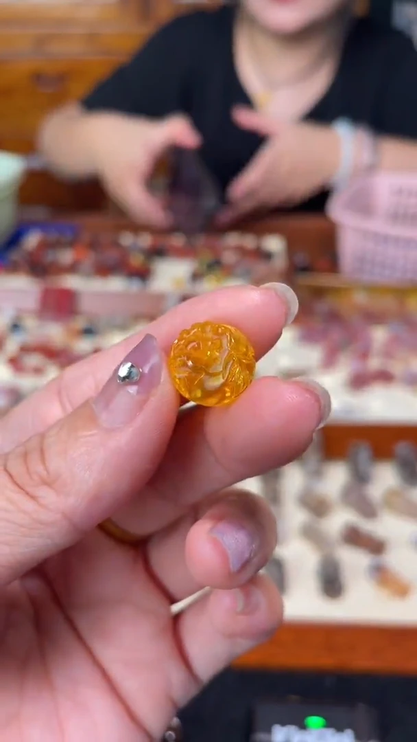 未镶嵌颈饰金珀112龙扣