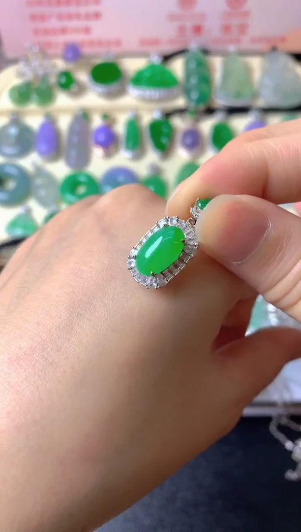 吊坠(不含链)银S925镶嵌翡翠c****豆吊坠