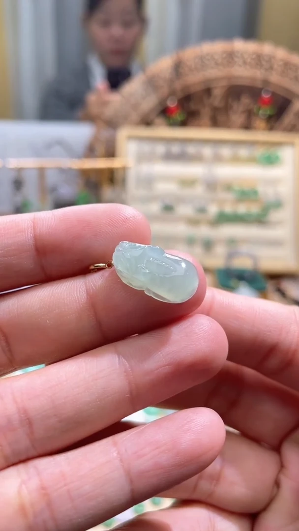 【闪购商品】翡翠颈饰18K金镶嵌貔貅