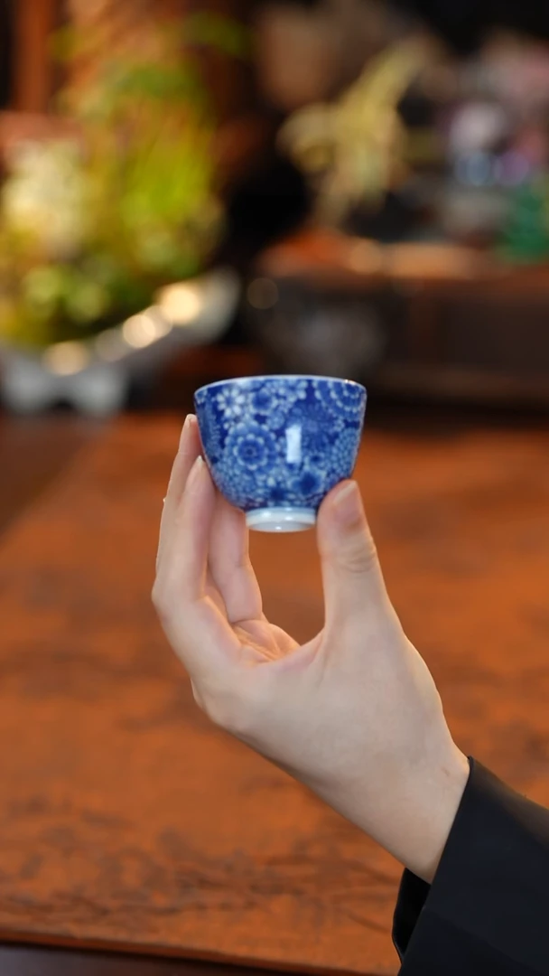 青花万花小杯