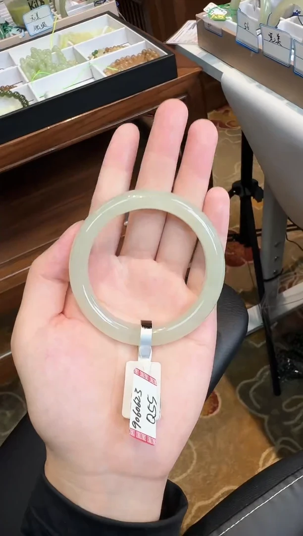 未镶嵌手镯和田玉55-