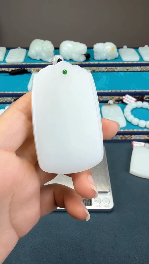 颈饰未镶嵌和田玉1