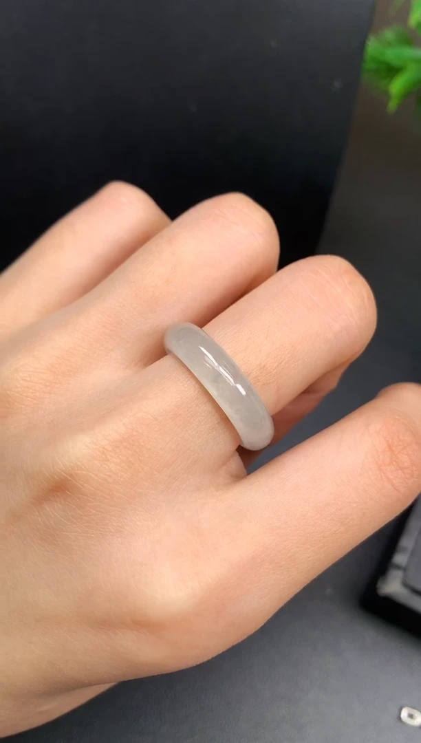 未镶嵌戒圈翡翠戒圈