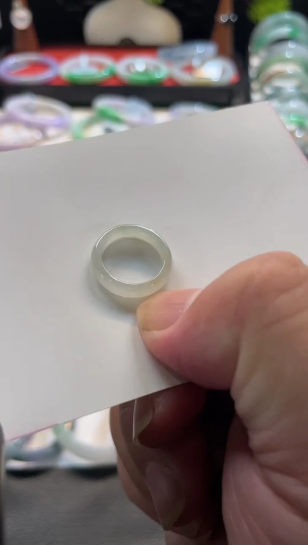 未镶嵌戒指翡翠24号链接 有纹裂 5 6