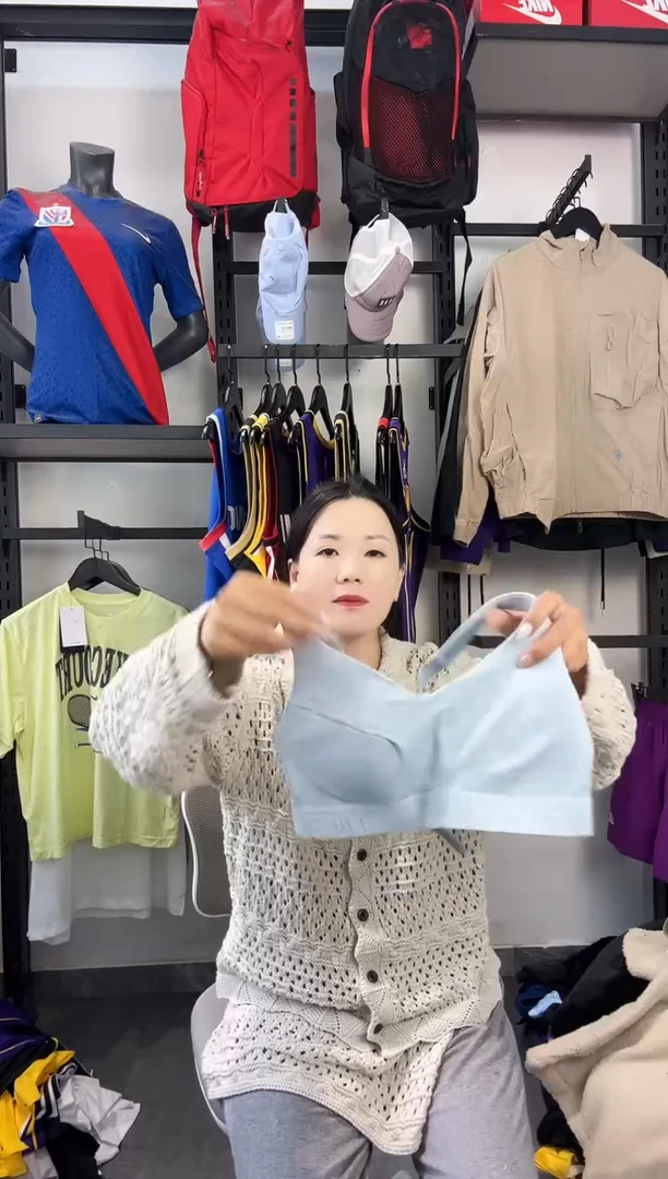 524编码 瑕疵款直播间过款为准 尺码M