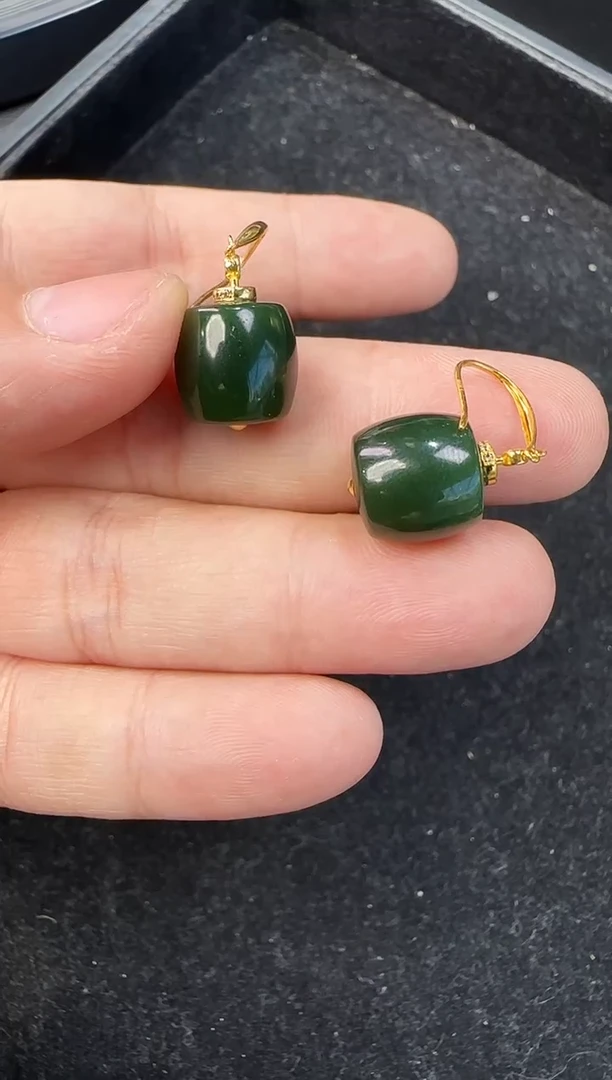 18K金镶嵌和田玉耳饰桶珠耳坠