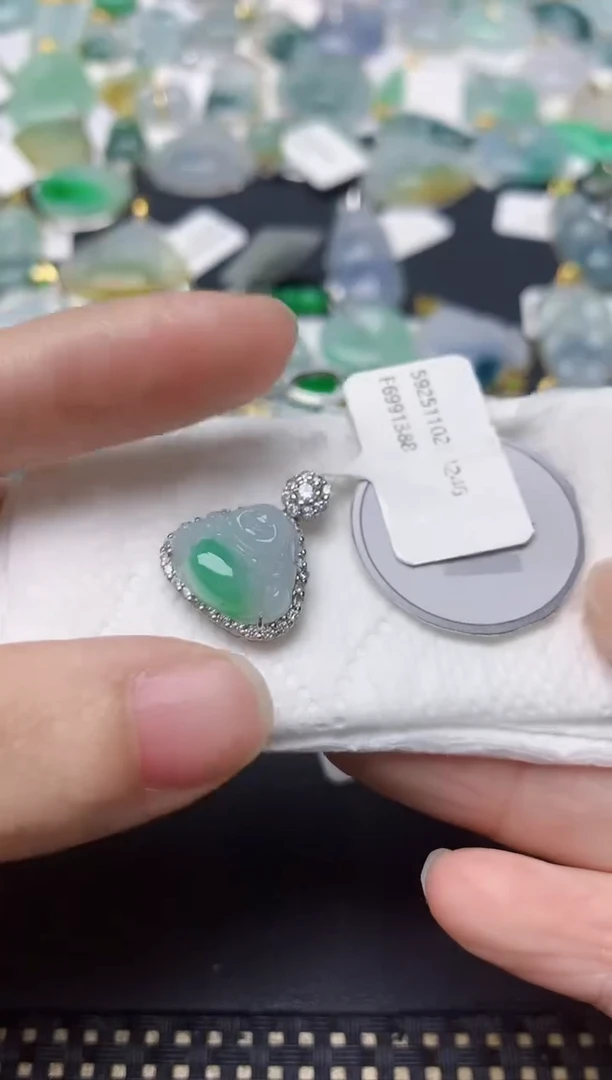 颈饰未镶嵌翡翠天然缅甸A货翡翠