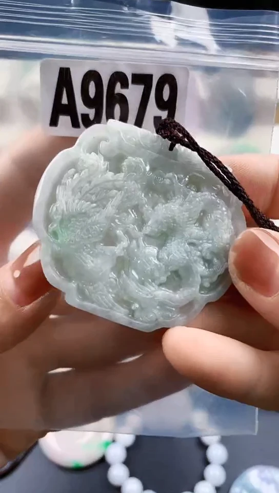 颈饰未镶嵌翡翠天然翡翠吊坠挂件