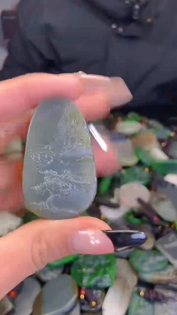 颈饰未镶嵌和田玉1