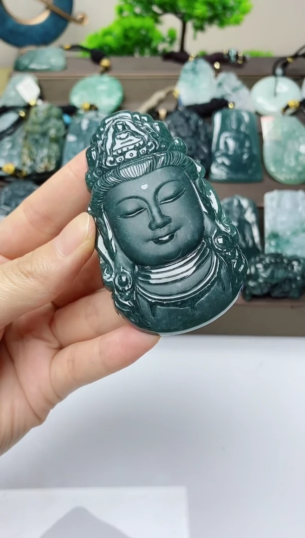 翡翠未镶嵌颈饰