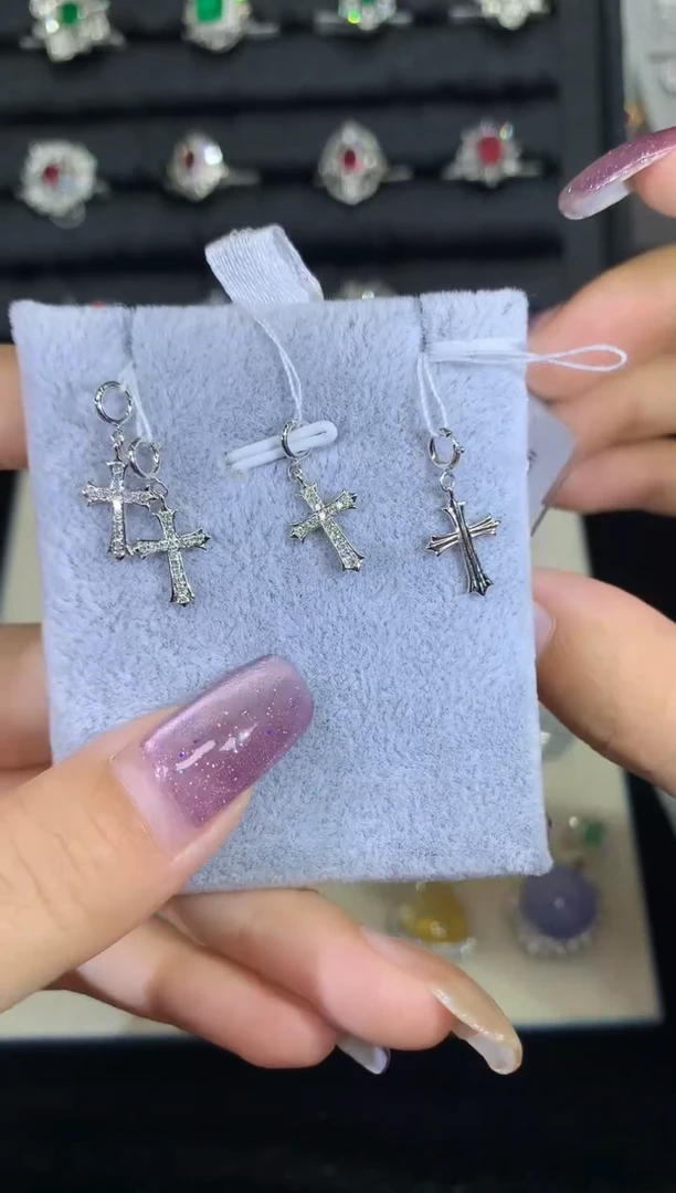 吊坠18K金镶嵌钻石CY005