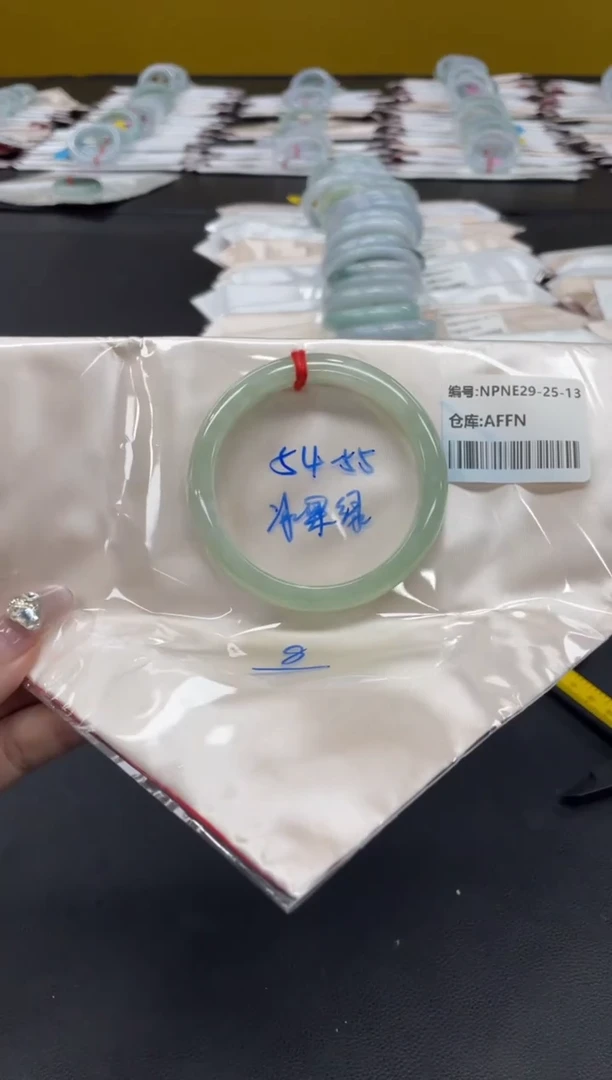 未镶嵌手镯翡翠翡翠手镯