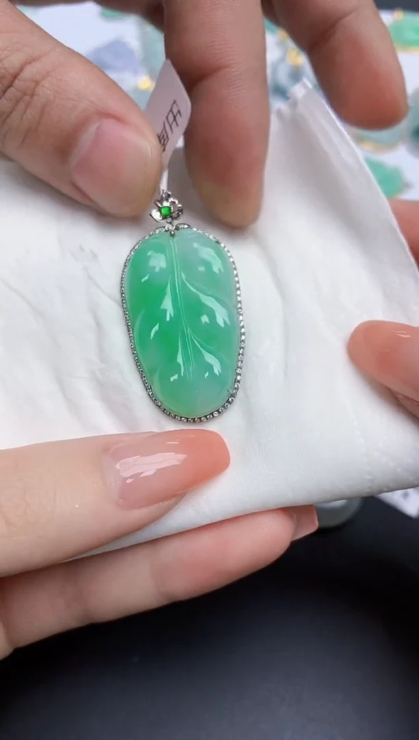 【闪购商品】翡翠颈饰18K金镶嵌天然缅甸翡翠A货