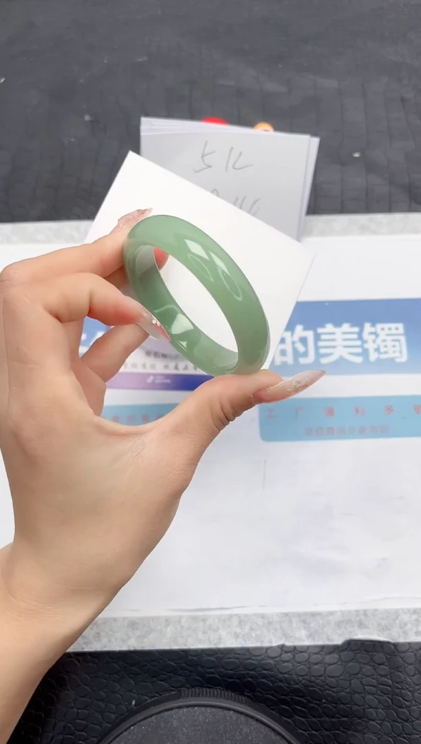 【闪购商品】石英质玉手镯未镶嵌L70-52.1