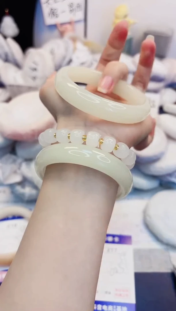 【闪购商品】石英质玉手镯未镶嵌217-玉兰白-圈口60