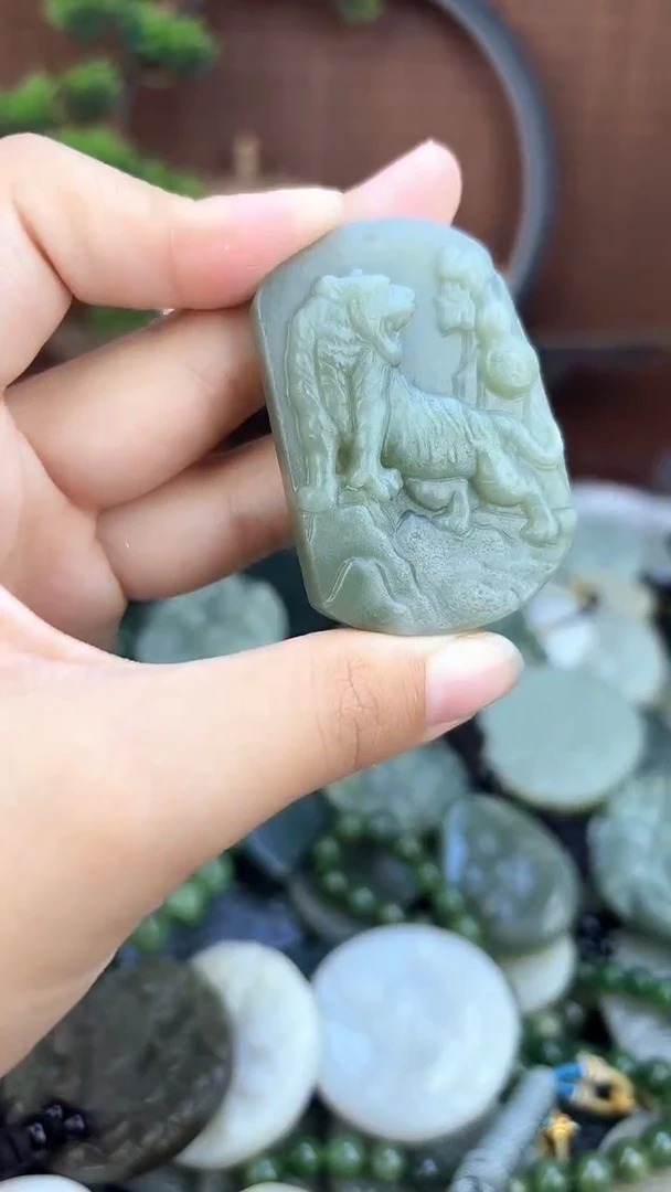 和田玉未镶嵌颈饰1