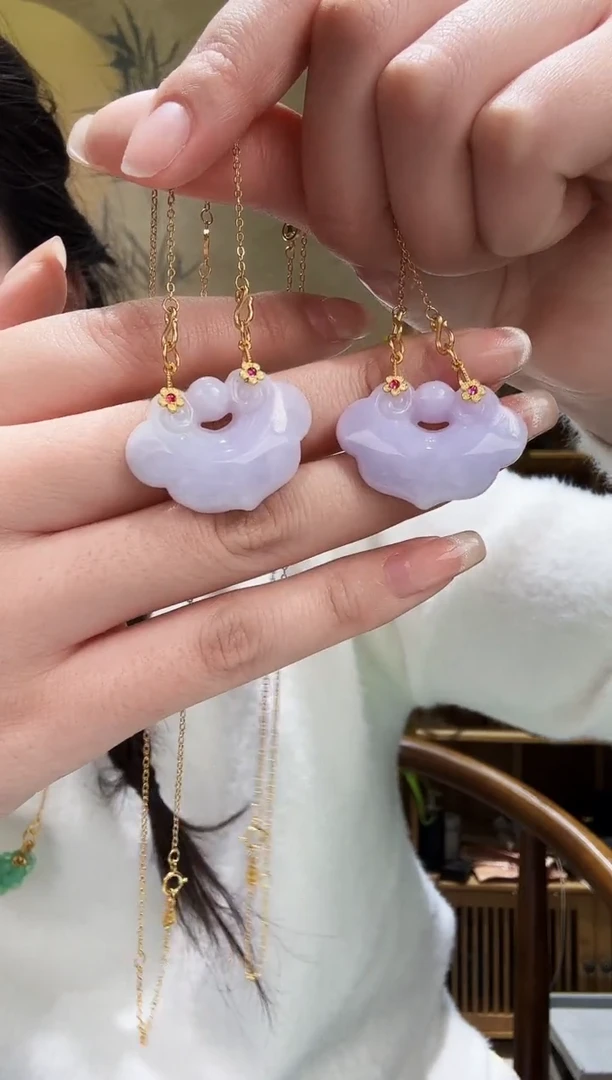 颈饰未镶嵌翡翠多样发其一个