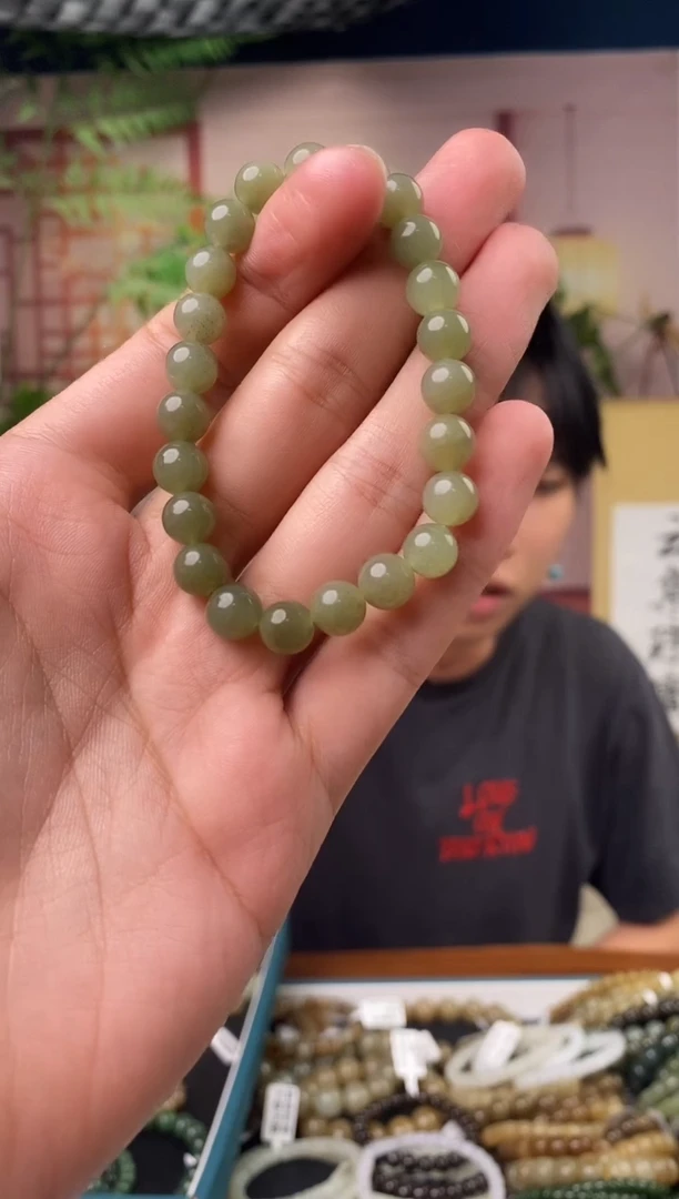 和田玉未镶嵌颈饰一物一拍