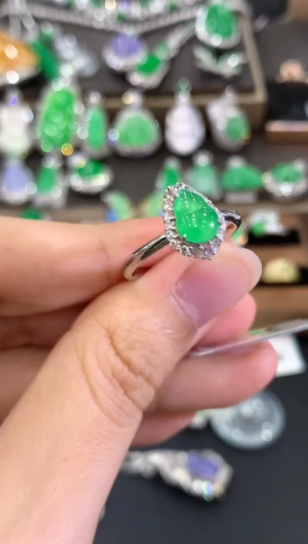 18K金镶嵌戒指翡翠C83