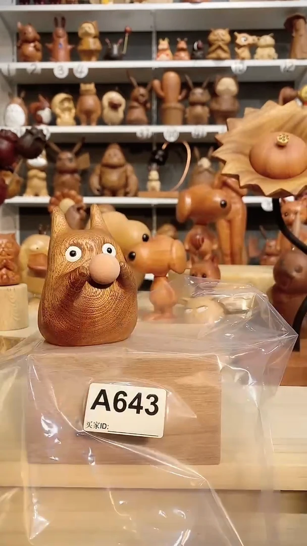【闪购商品】木木雕摆件可爱卡通