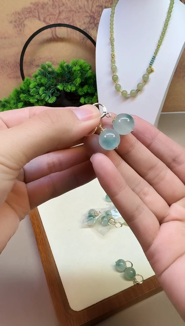 14K金镶嵌翡翠耳饰E207