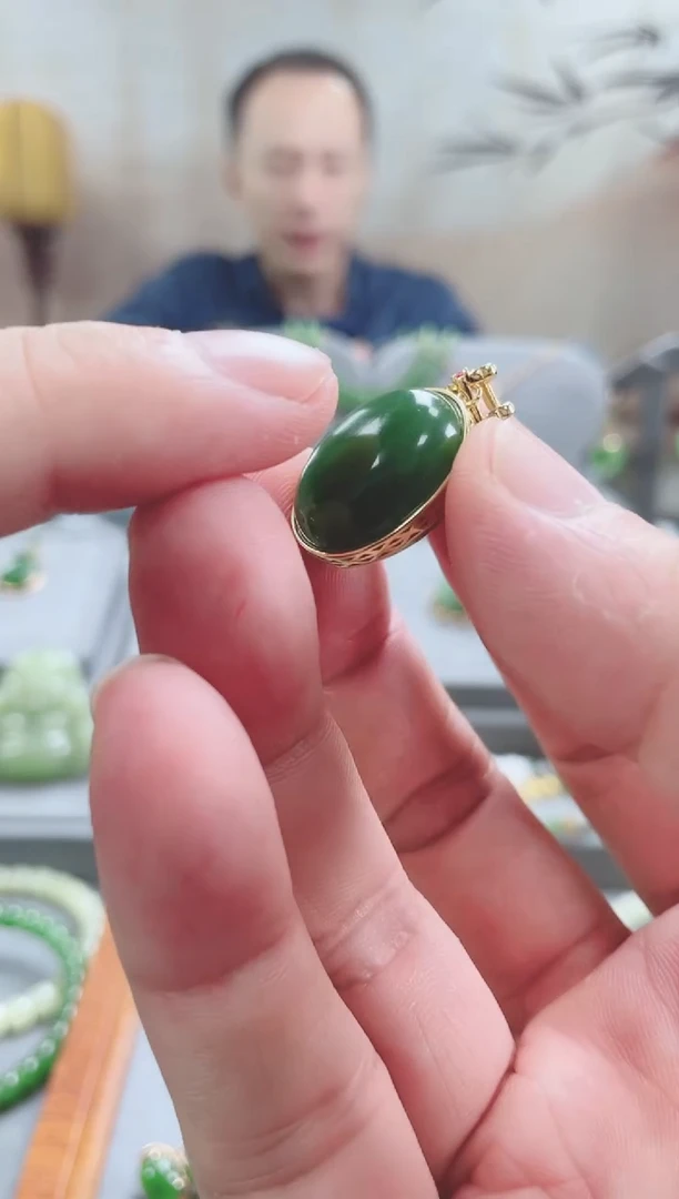 吊坠(不含链)未镶嵌和田玉 吊坠(不含链) 未镶嵌 和田玉