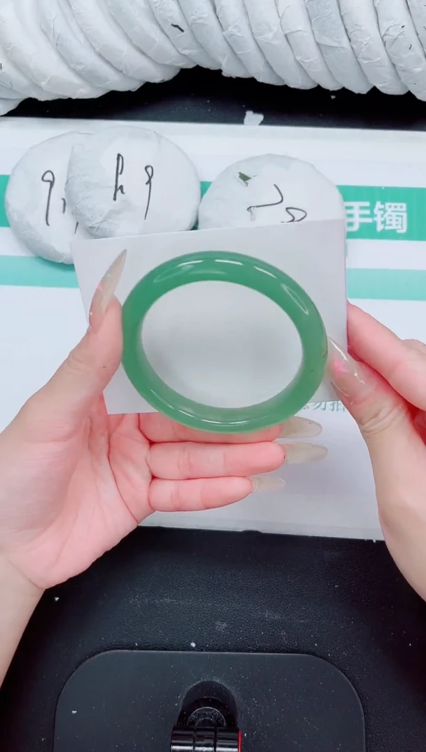 石英质玉手镯未镶嵌179-56