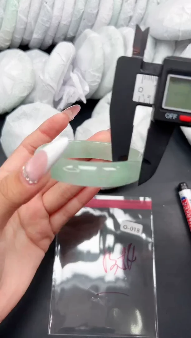 精品手镯，一物一拍O-018