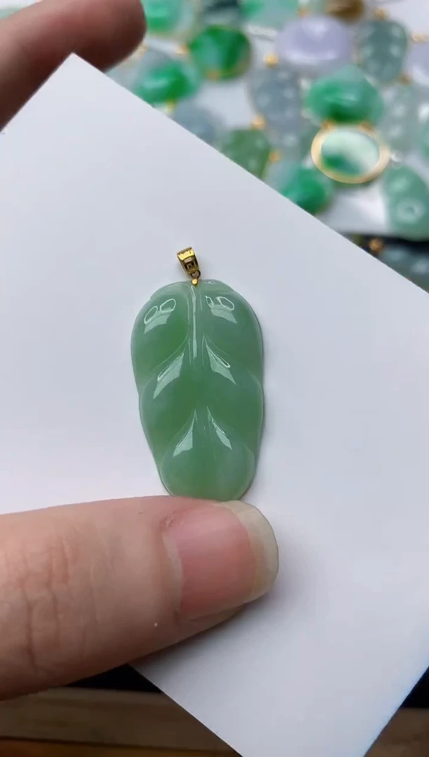 【闪购商品】翡翠颈饰18K金镶嵌64.........