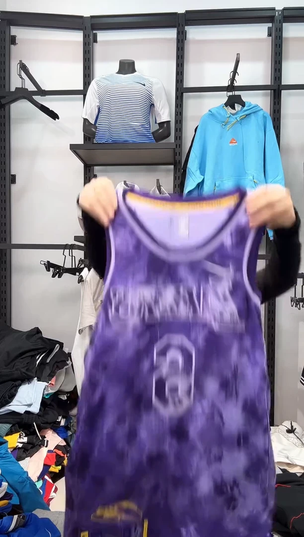 2504  编码  耐克卫衣服饰过款为准 尺码M