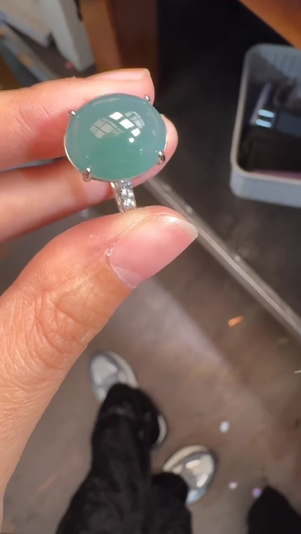 未镶嵌定制翡翠翡翠A货有轻微色差属于正常现象，戒指多样性发货1