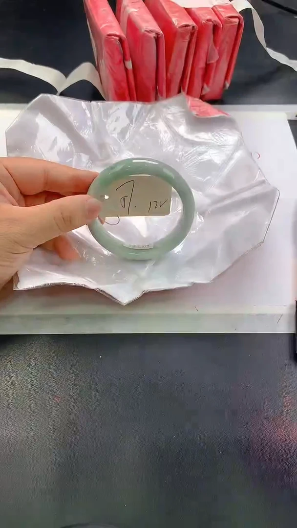 未镶嵌手镯翡翠122