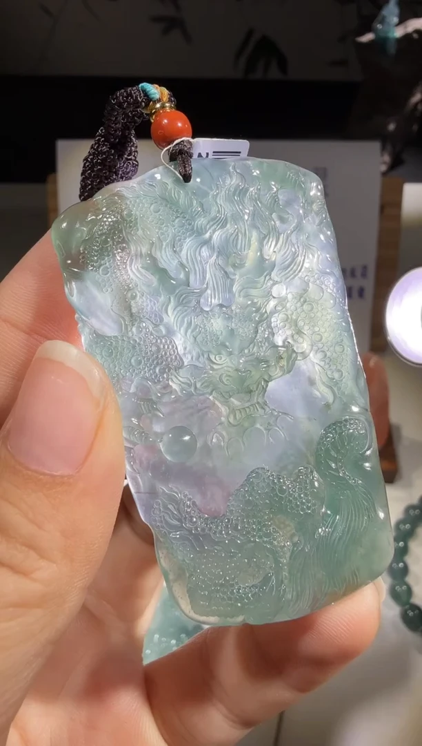 吊坠(不含链)未镶嵌翡翠龙牌