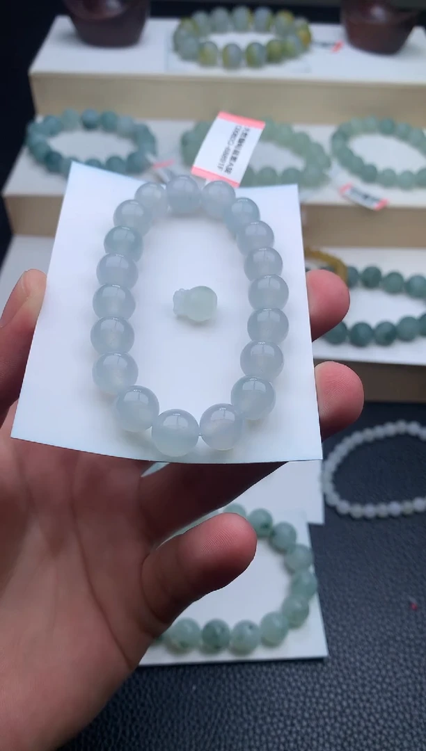 未镶嵌定制翡翠伊*拉手串