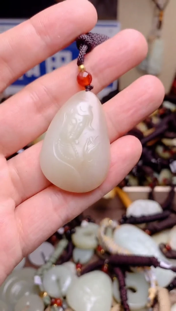 和田玉未镶嵌颈饰1