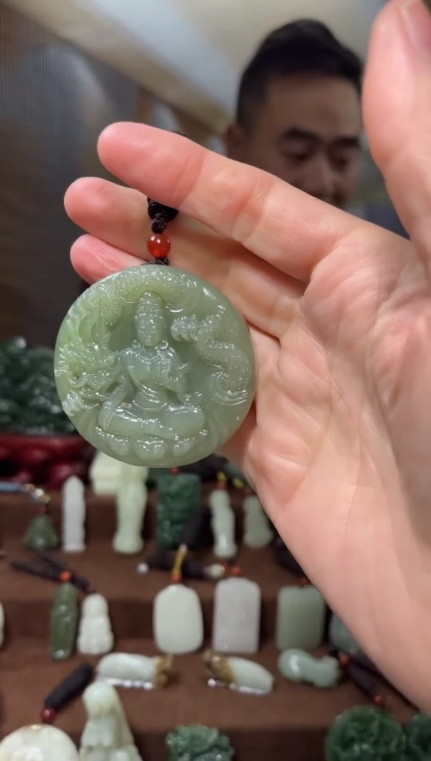 颈饰未镶嵌和田玉·