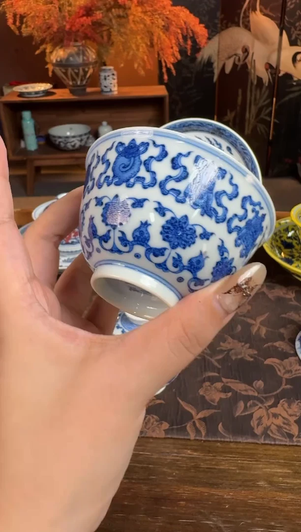 杯子刘建锋窑仿清青花莲托八宝主人杯