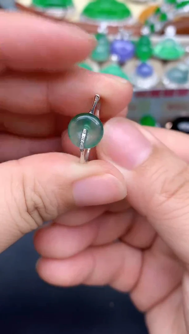 18K金镶嵌戒指翡翠234-中国好珍宝