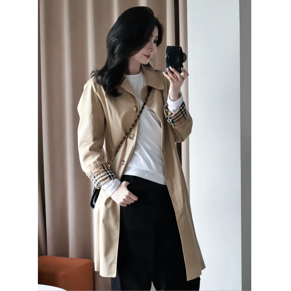未使用 BURBERRY/博柏利 中长款时尚卡姆登女士风衣 WT0005