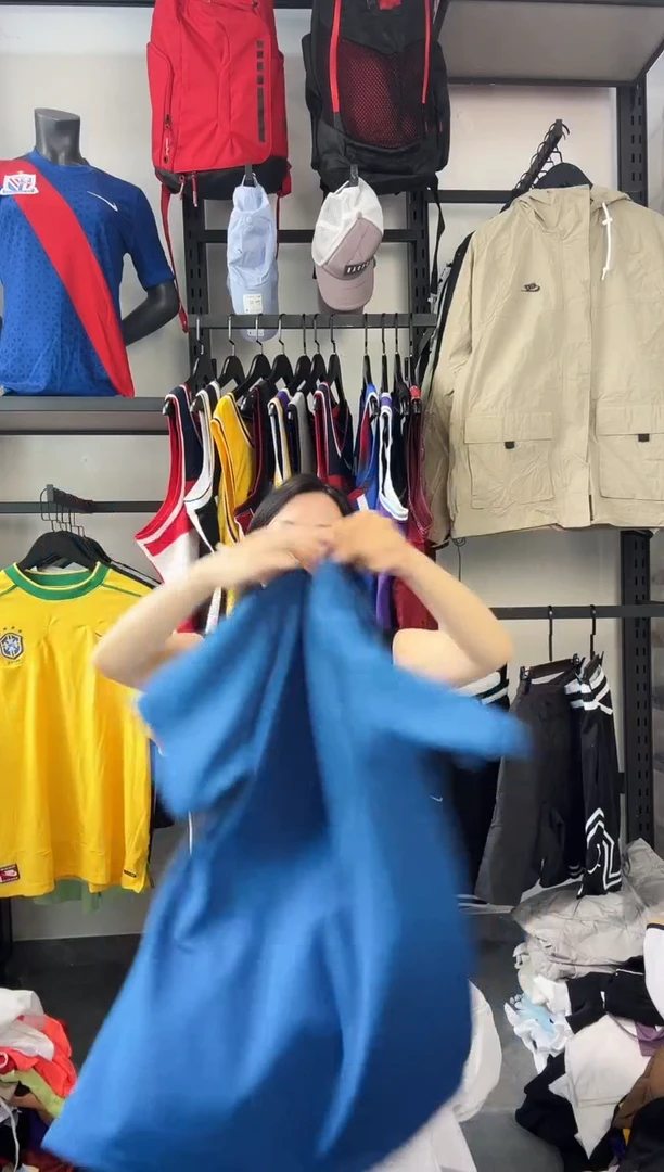 678·编码 耐克卫衣服饰过款为准 尺码·L