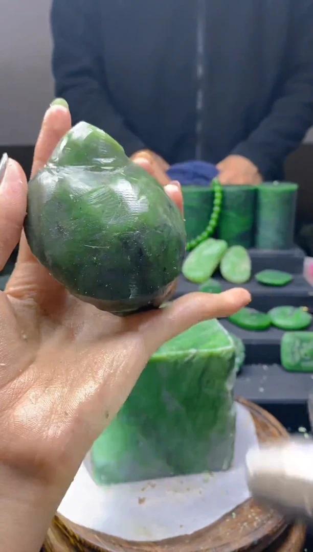 未镶嵌和田玉（碧玉）珠宝半成品1