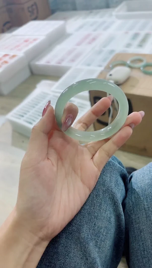 未镶嵌手镯石英质玉157-53D