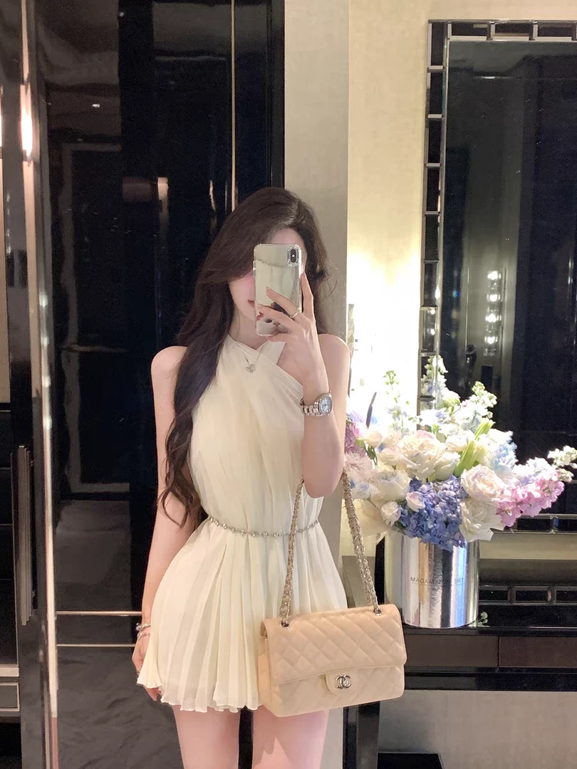 2025年新款夏装性感短裙子法式高级感辣妹气质显瘦交叉连衣裙女潮