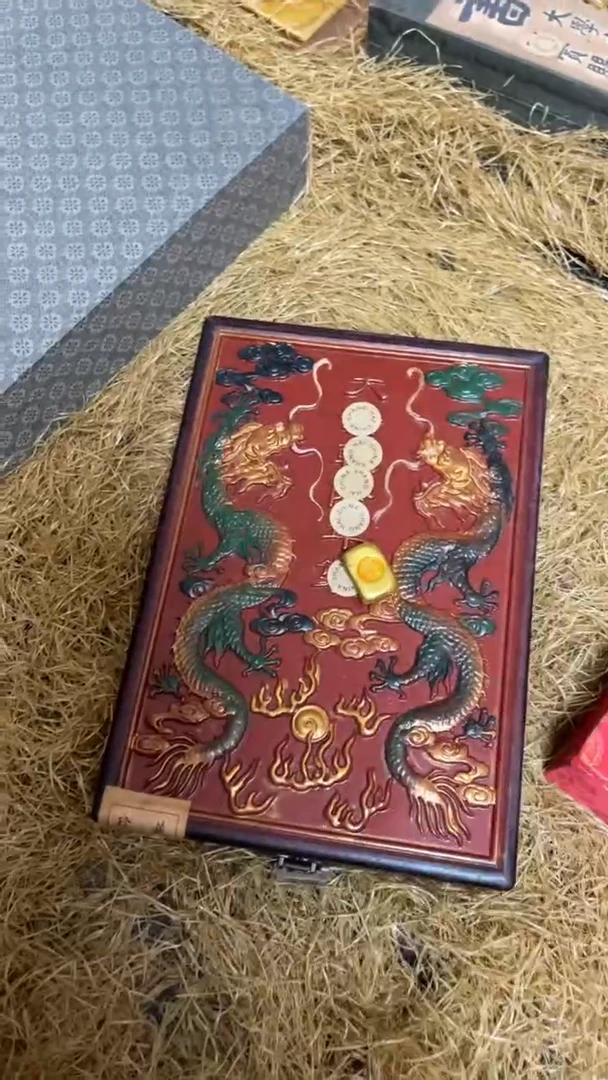 木摆件高端精美红漆龙盒一件链接