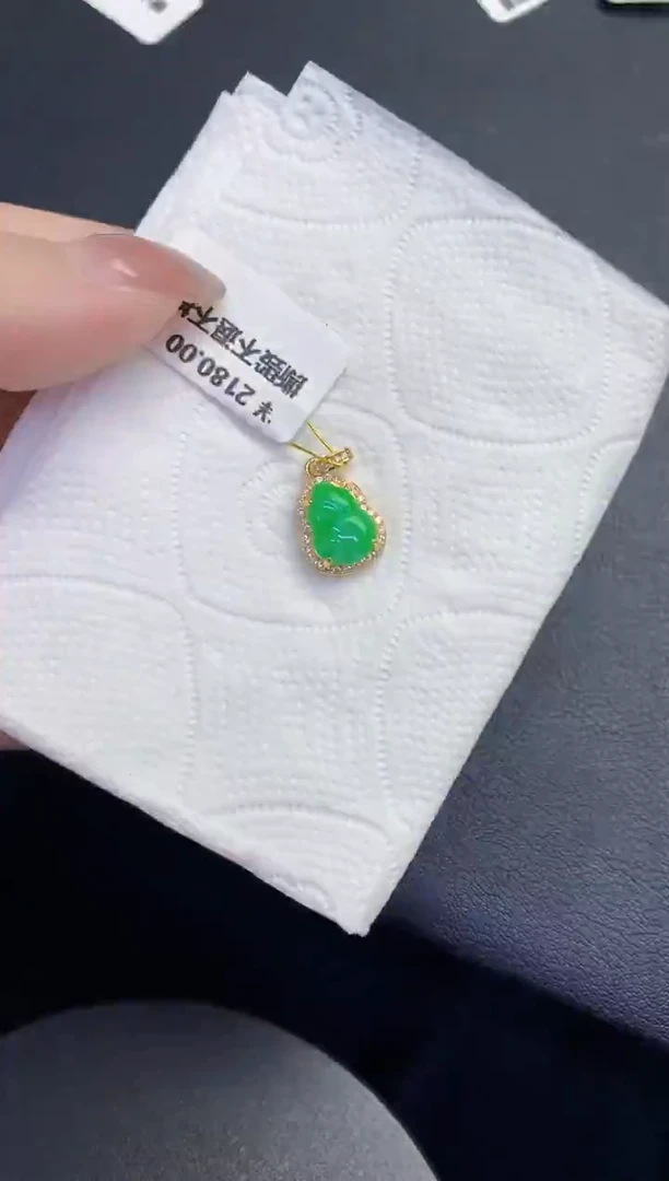 颈饰未镶嵌翡翠缅甸天然翡翠A货