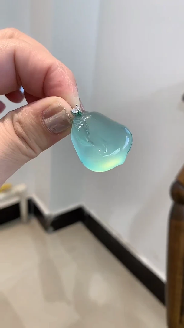 未镶嵌蛇纹石玉吊坠(不含链)福瓜