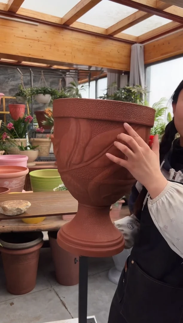 30*42/【孤品】陶土色酒杯浮雕手工花盆/MG30