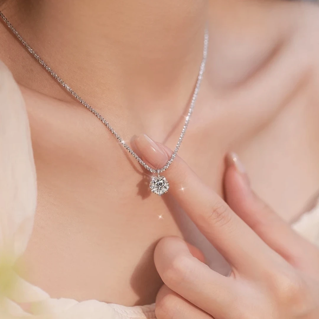 铜合金项链 轻奢爆闪满天星项链配饰女轻奢吊坠时尚百搭锁骨链