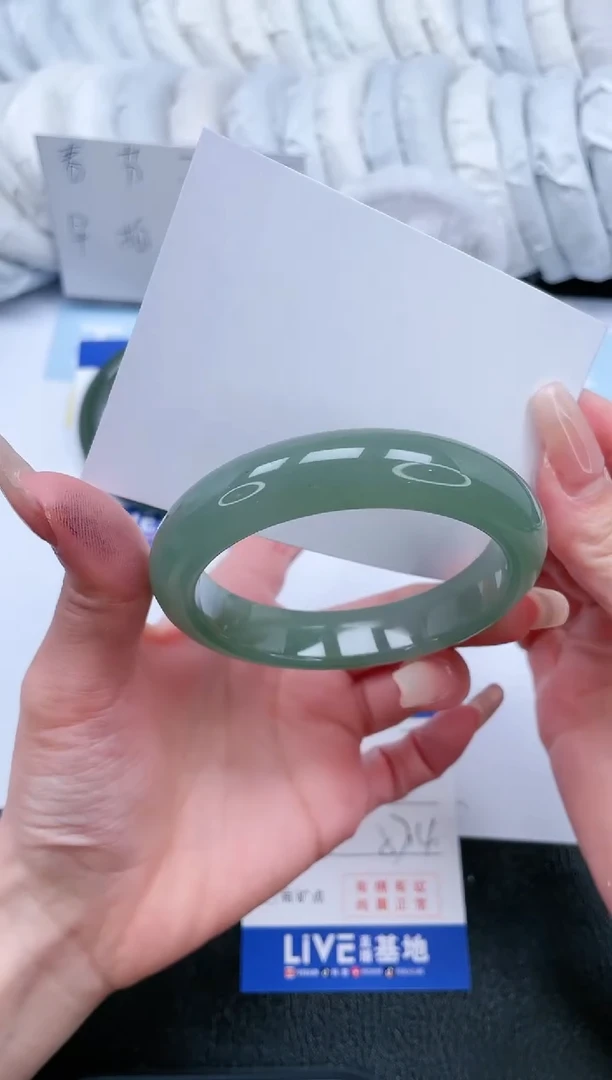 【闪购商品】石英质玉手镯未镶嵌T250-57.4