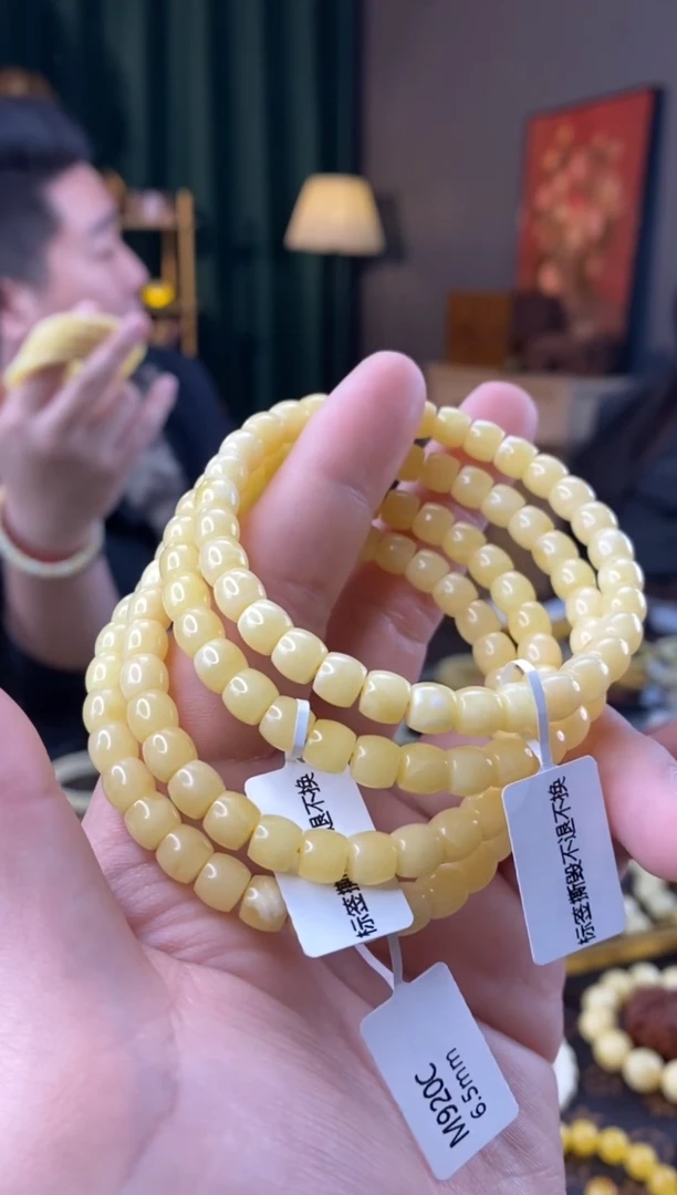 【闪购商品】蜜蜡手串未镶嵌6.5mm直切微瑕多样性发其一